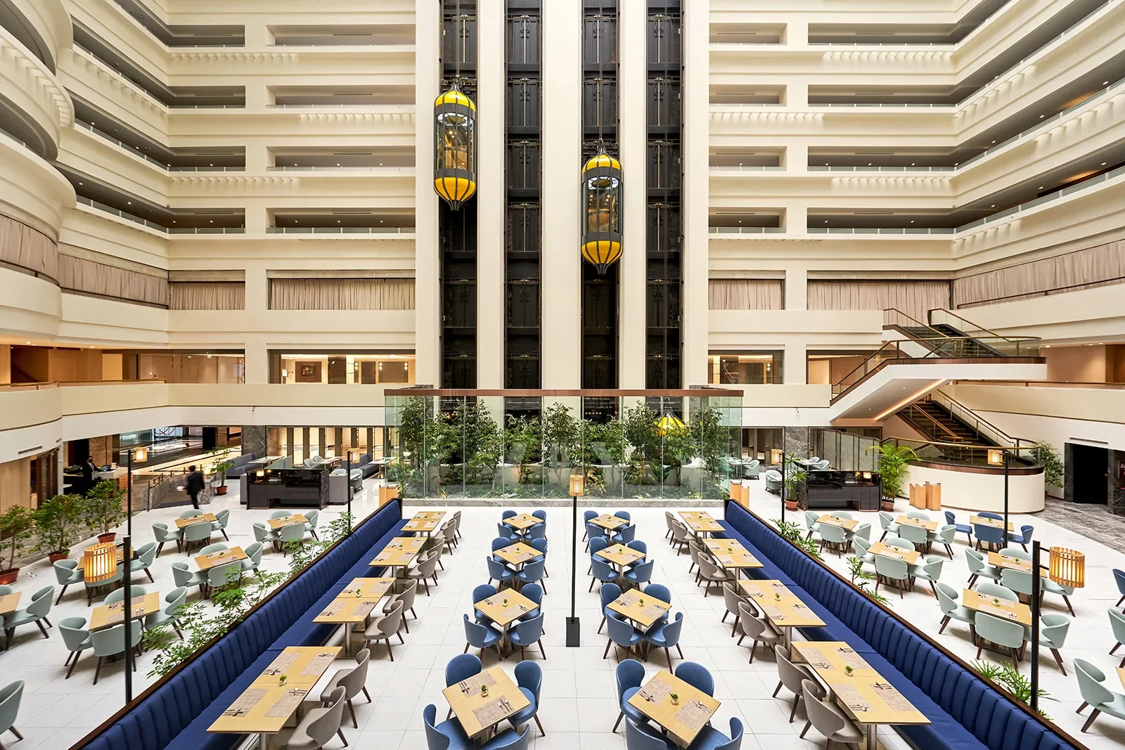 ILLUME TAIPEI Sunny Buffet Dining Area