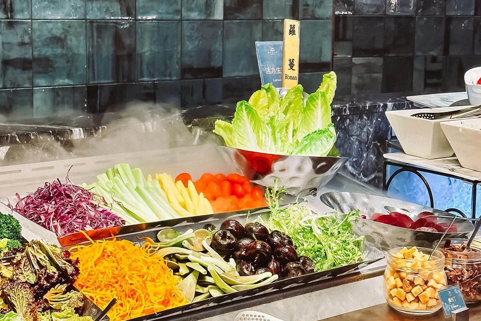 Sunny Buffet Salad Bar